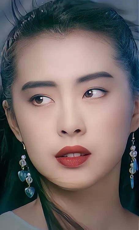 其实王祖贤何尝不想和琪琪有一个好的结局啊,当年王祖贤在今夜不设防