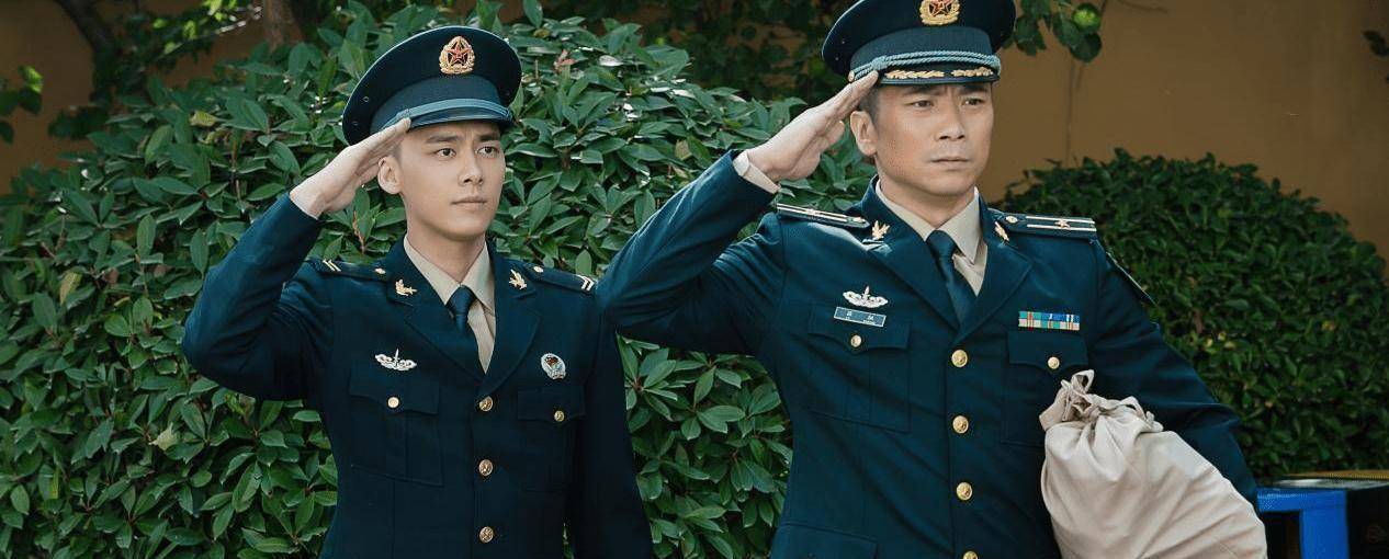王大奇《号手就位》热播 硬汉吕征铁血柔情_新兵_连长_表情
