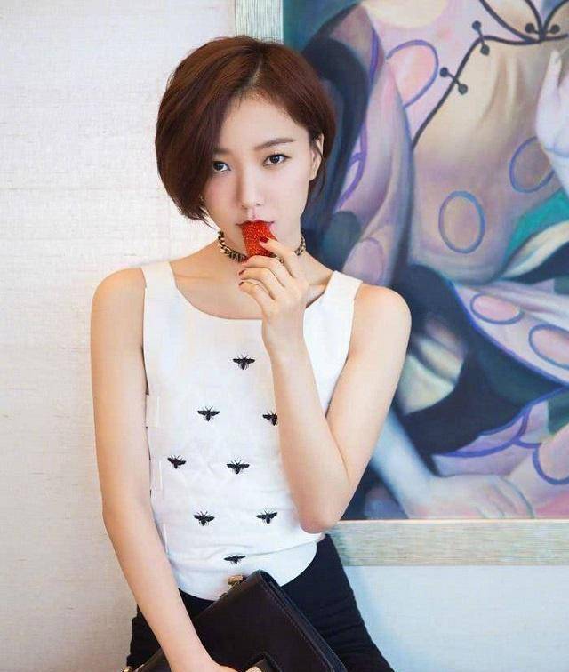 想必我们的王珞丹也是想找一个像黄磊老师那般,既有颜值又有才华的男