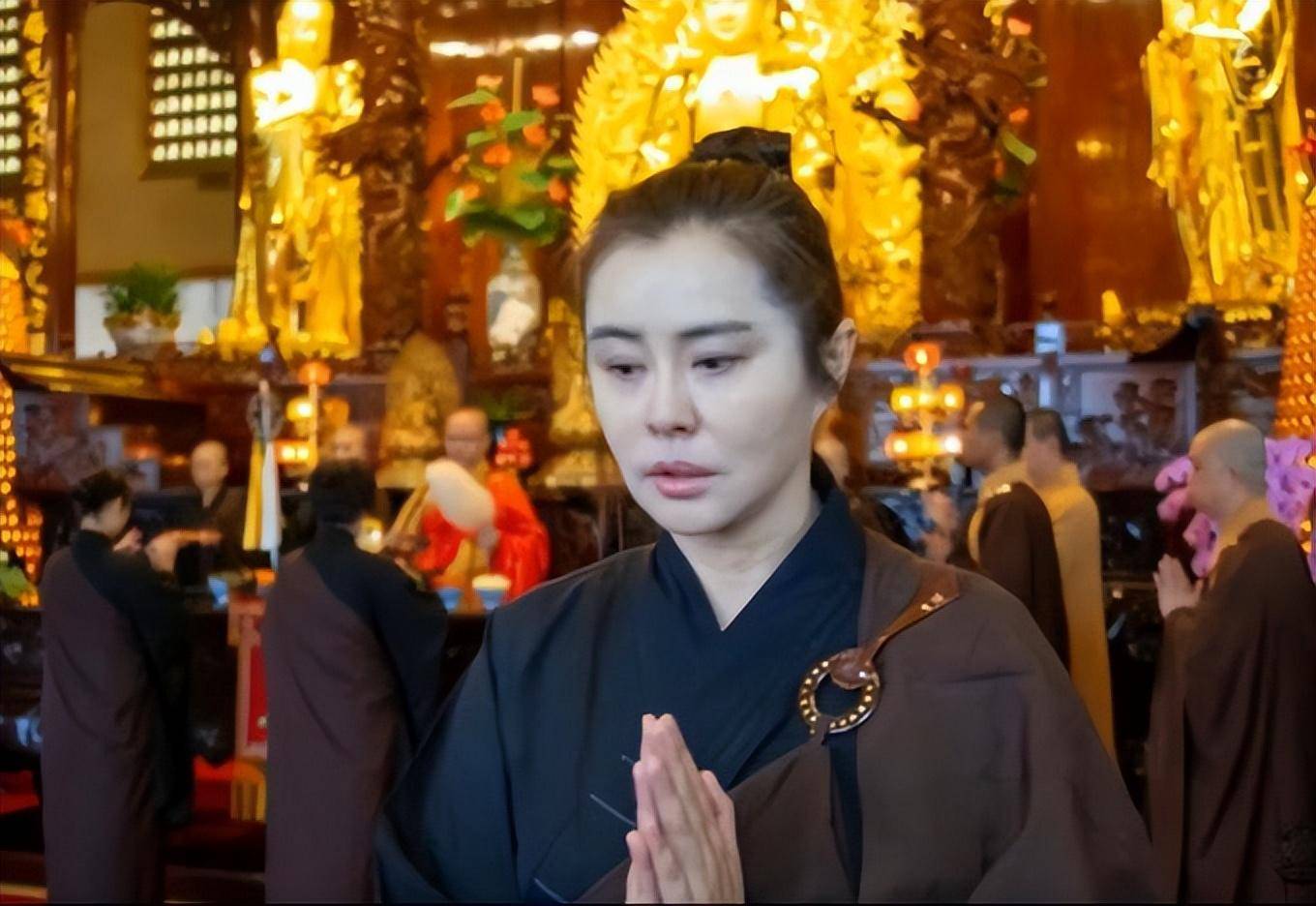 56岁王祖贤正式出家,驻院修行跟随方丈,已经成为圈子里小领导_齐秦