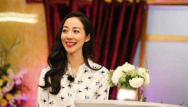 网友想模仿韩雪的炫富摔,看完韩雪摔的东西后,发现有难度,为什么?