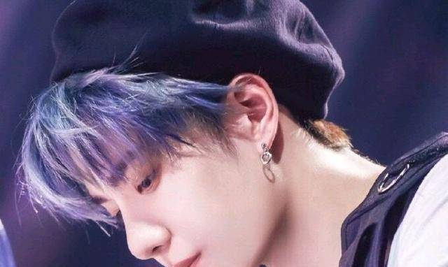 王一博,冷峻侧颜,帅出来的高级感_颜杀_小妖_标配