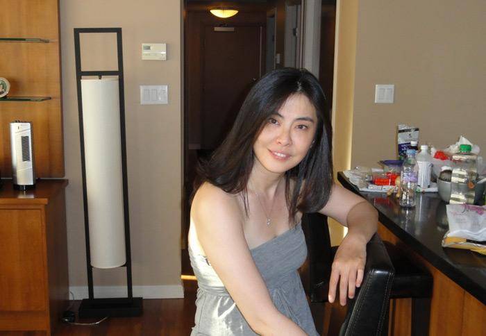加拿大偶遇王祖贤,背影纤瘦有气质,岁月如何舍不得这样的美?