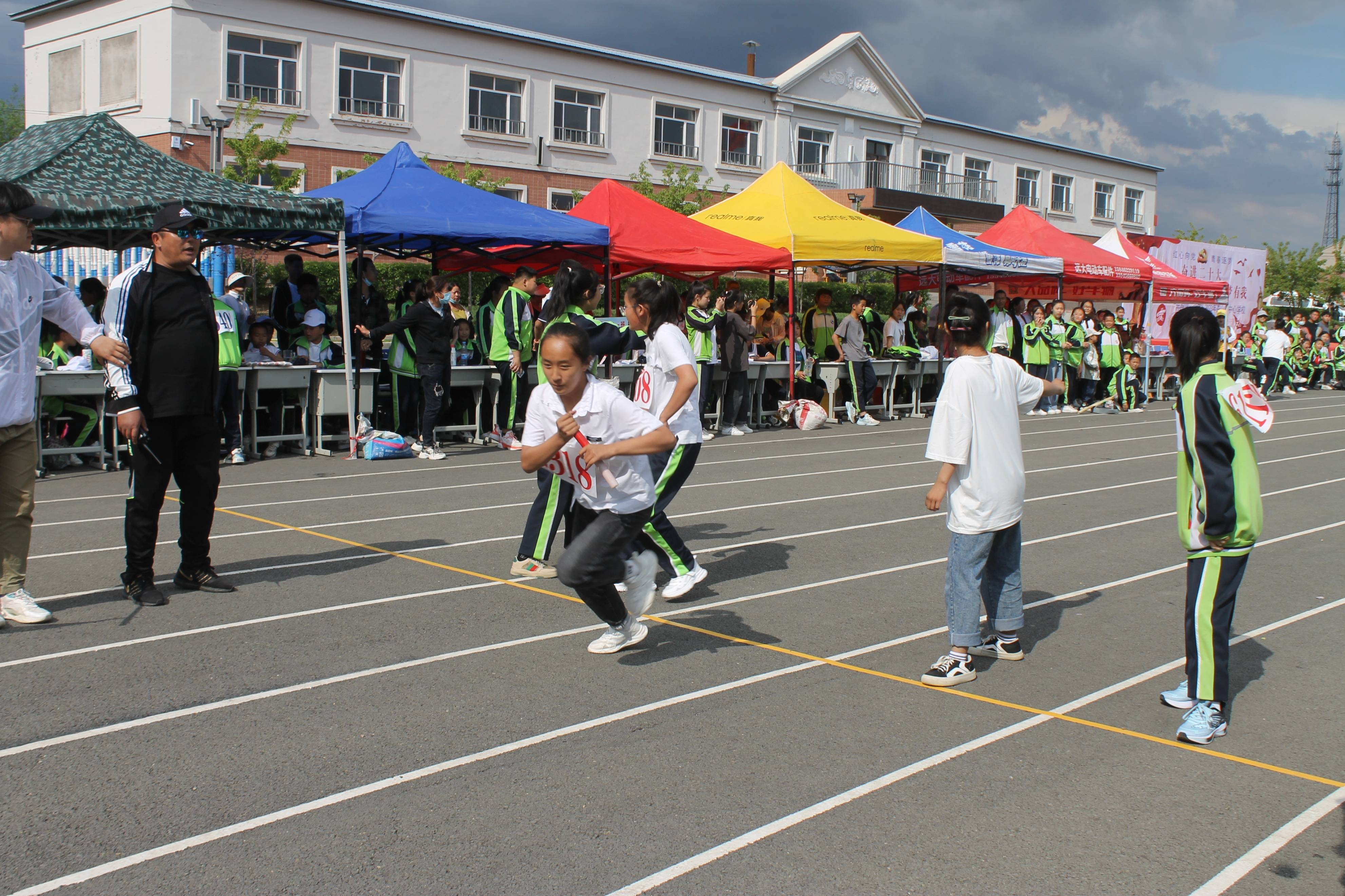 黑龙江省龙江县杏山镇中心学校举办校园艺术节暨校园运动会_精神_阳光