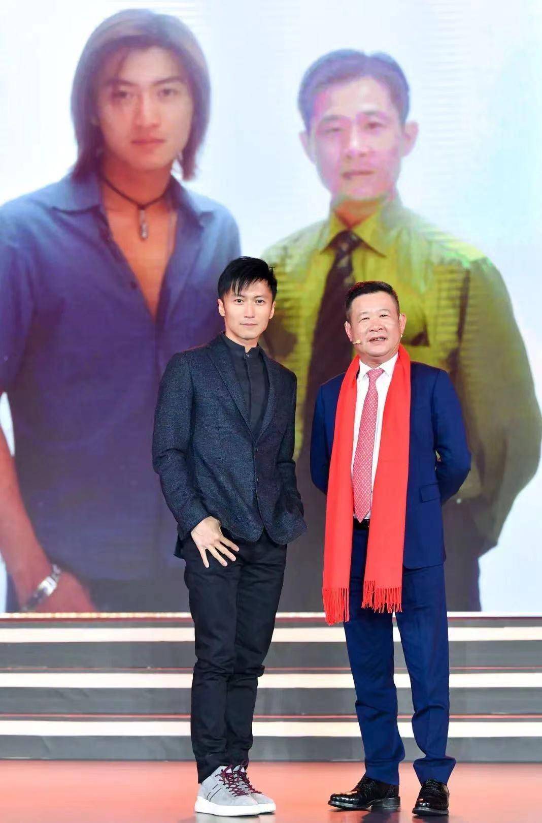 雷军坐一起,这一刻我才知道谢霆锋在商界的地位有多牛_公司_谢贤_特步