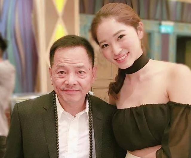 洗米华成孤家寡人,叠码仔背后的"大嫂"们,笑到最后