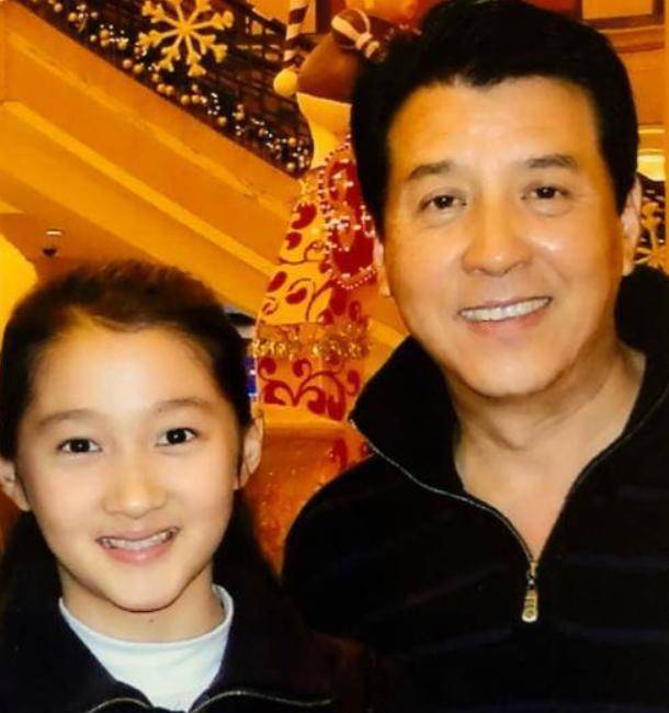 关少曾:父亲是琴书泰斗,培养女儿关晓彤,如今女儿成最大骄傲