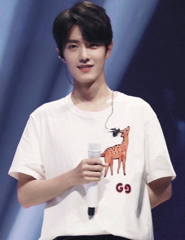 还记得采访肖战问他的偶像时,毫不犹豫的说是孙燕姿的时候吗?