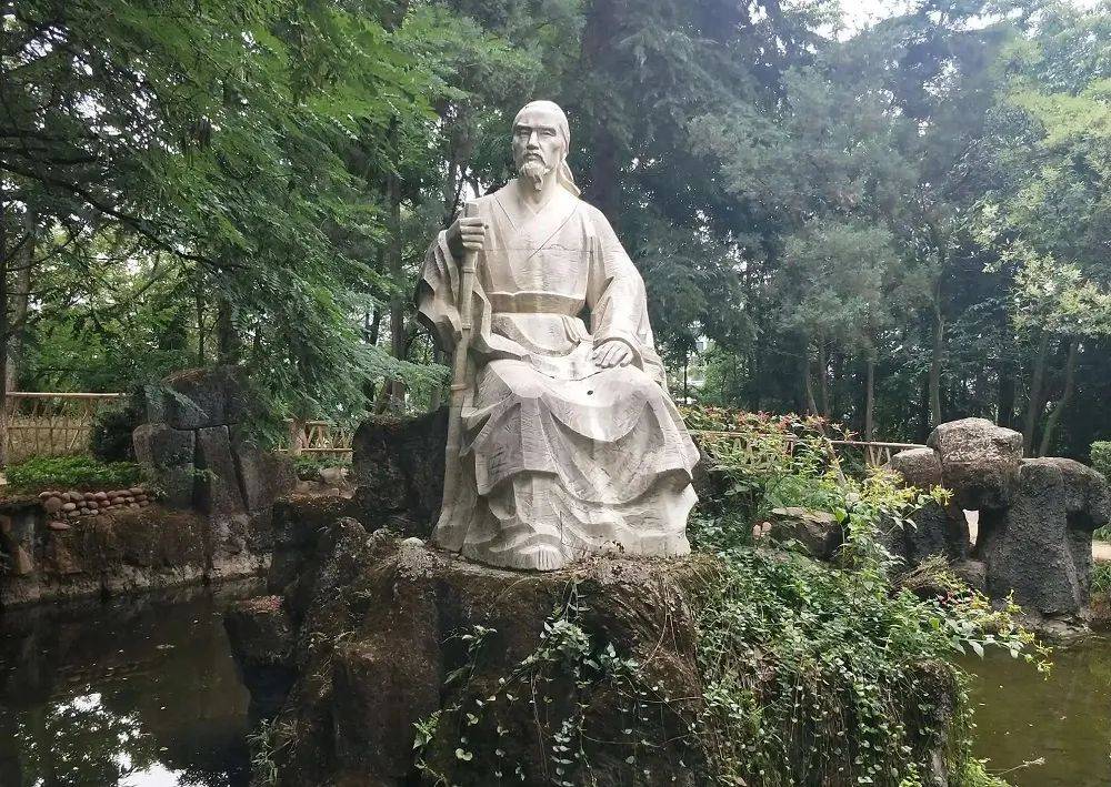 曲靖:徐霞客点亮的宝藏城市_云南_珠江_罗平