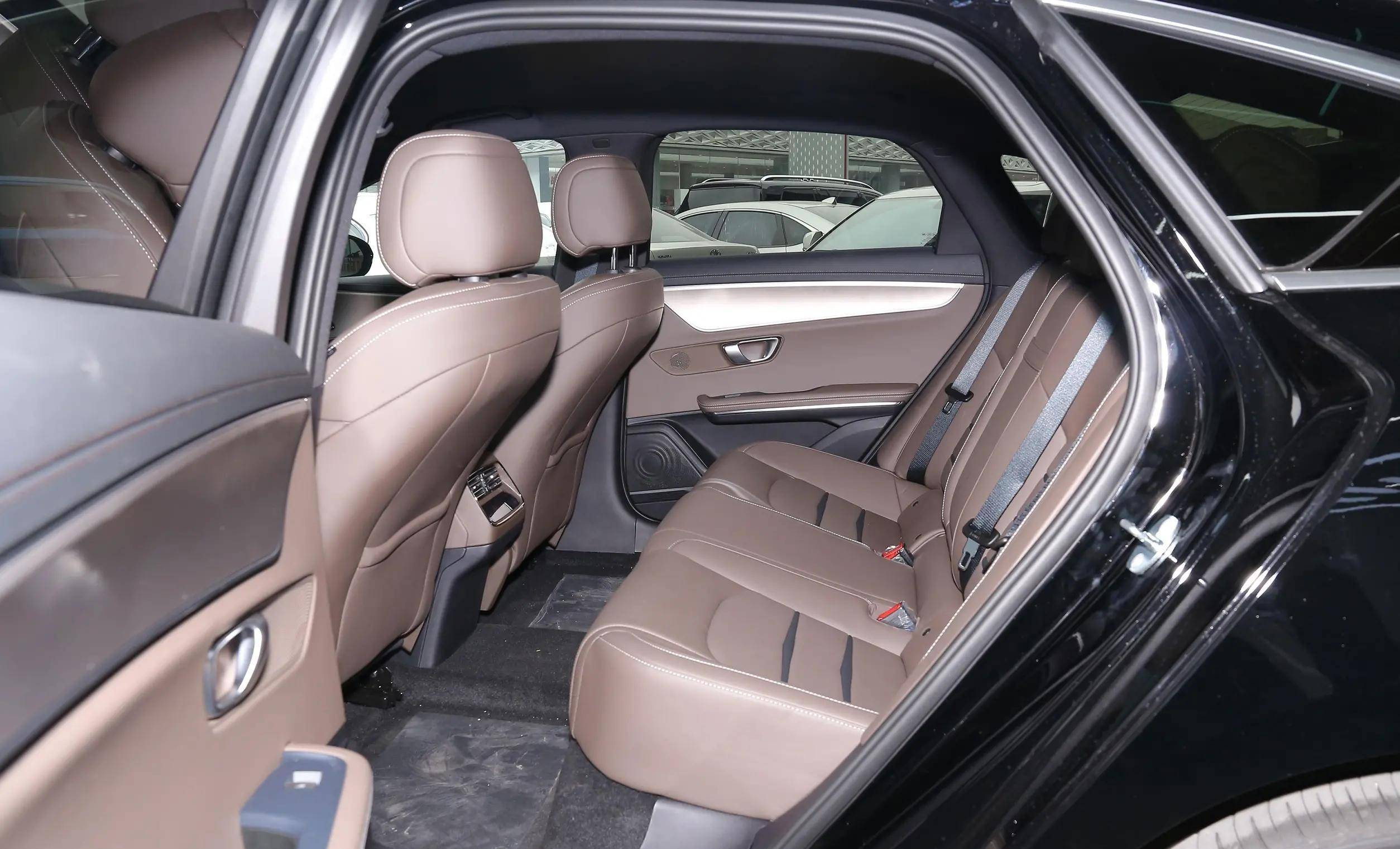 选商务纯电车,要颜值高实用性好,这款比亚迪e9值得一看!