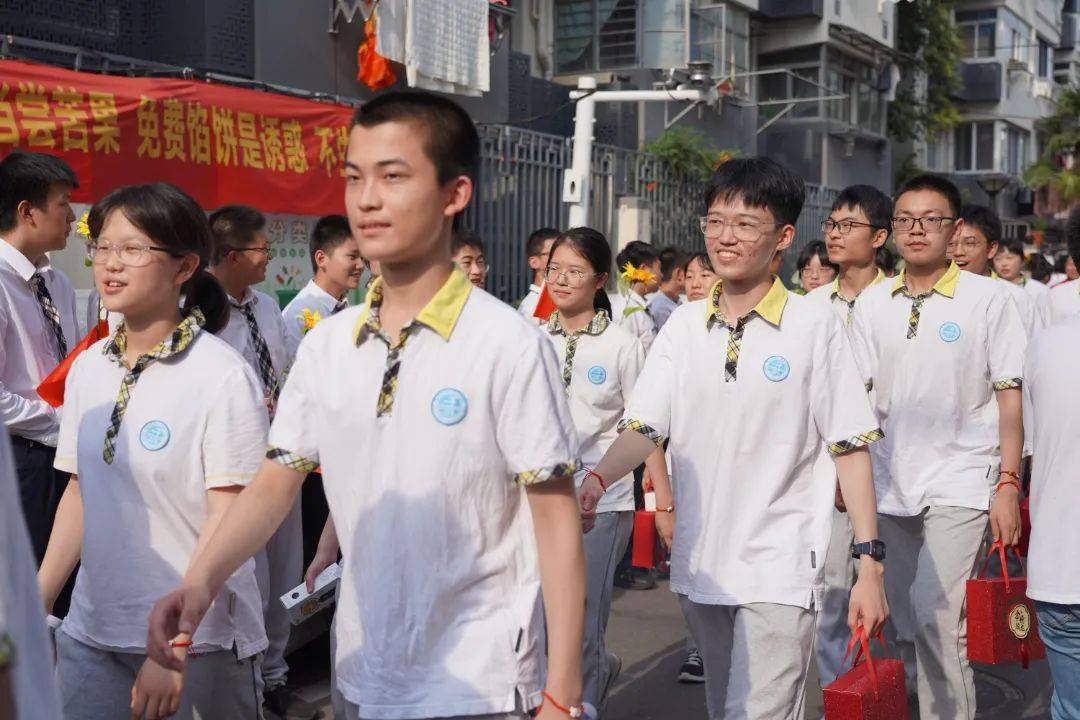 南京秦淮外国语学校举行2023届中考送考仪式_学子_秦外_嘱托
