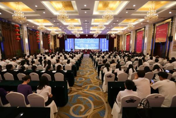 吉林省教育厅学生处处长宁宝忠,长春市教育局副局长张德文,市人力资源