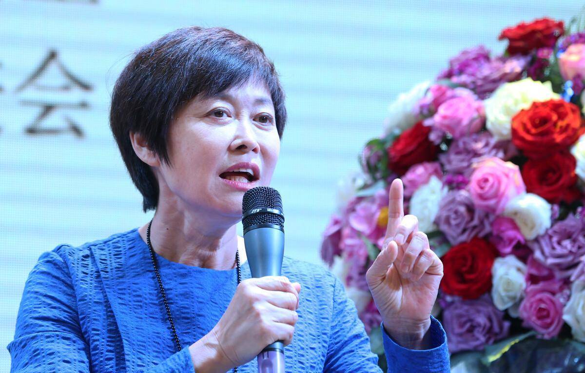 《焦点访谈》敬一丹:背后的故事引反思,完美的人生都充满着缺憾_母亲