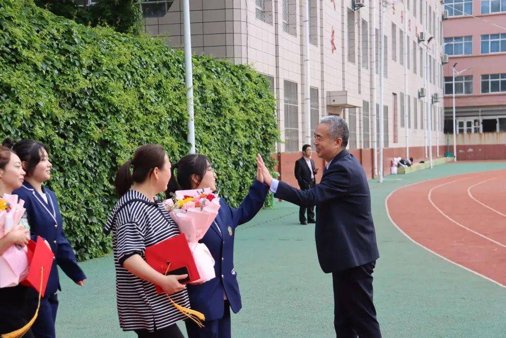 子洲中学图片