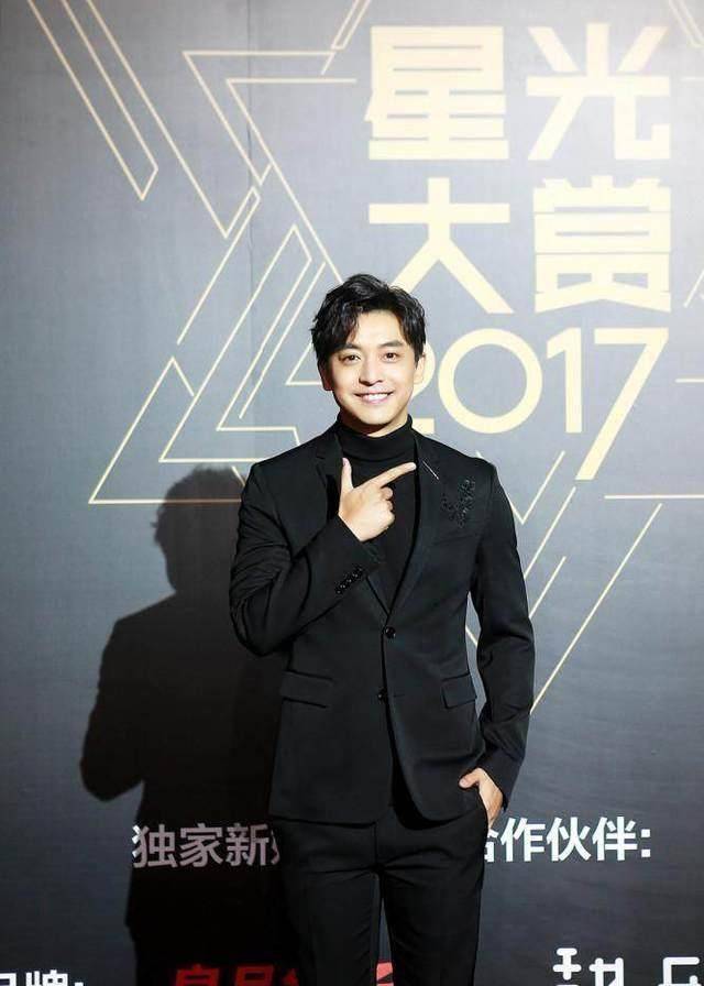 关晓彤平庸杨洋脸僵热巴美翻,胡一天帅到犯规_赵丽颖_长裙_感觉