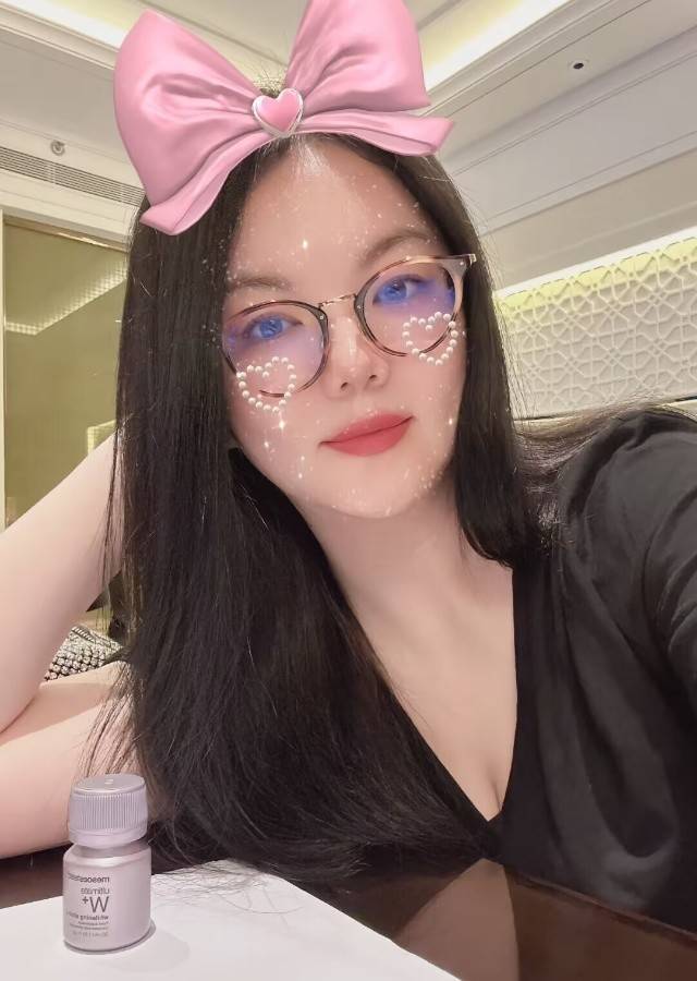 富婆李湘又忙炫富,戴百万名表喝美白饮,王诗龄一顶帽子3800块_王岳伦