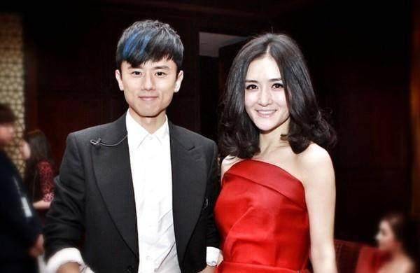 谢娜薄纱秀出圆肚,张杰首晒老婆孕照喜庆母亲节,网友:太羡慕!