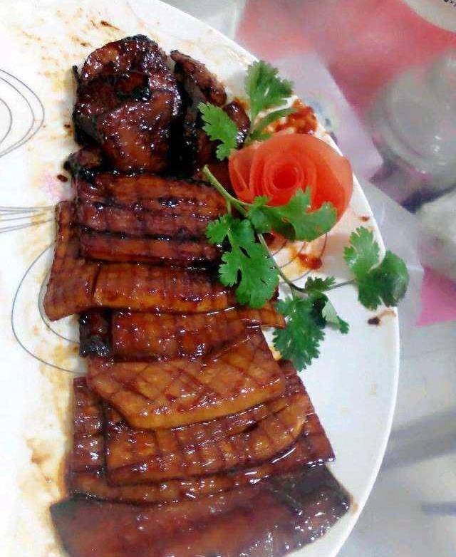 b料(盐6克,白糖10克,味精2克,麻油20克,胡椒粉,陈皮粉各5克,老抽8克)