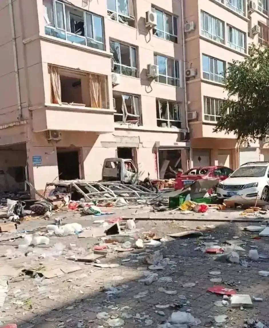 内蒙古赤峰一小区惊现燃气闪爆惨剧,2人丧生4人受伤现场惨不忍睹_事故