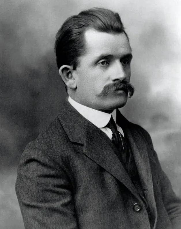 费迪南德·保时捷的故事-从虎式坦克到 taycan_汽车_公司_希特勒