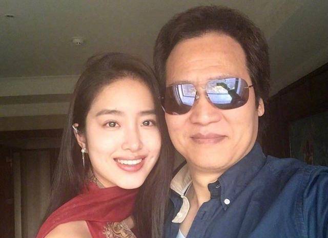 杨采钰回应与富豪陈金飞忘年恋,还没结婚,去年年底曾传领证_网友_因为