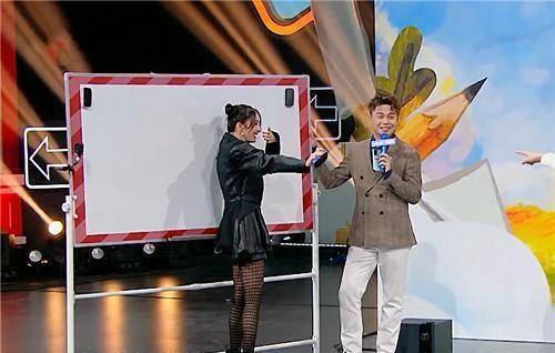 杨幂的"渔网袜"火了,看到她上脚效果,网友:引领新潮流!