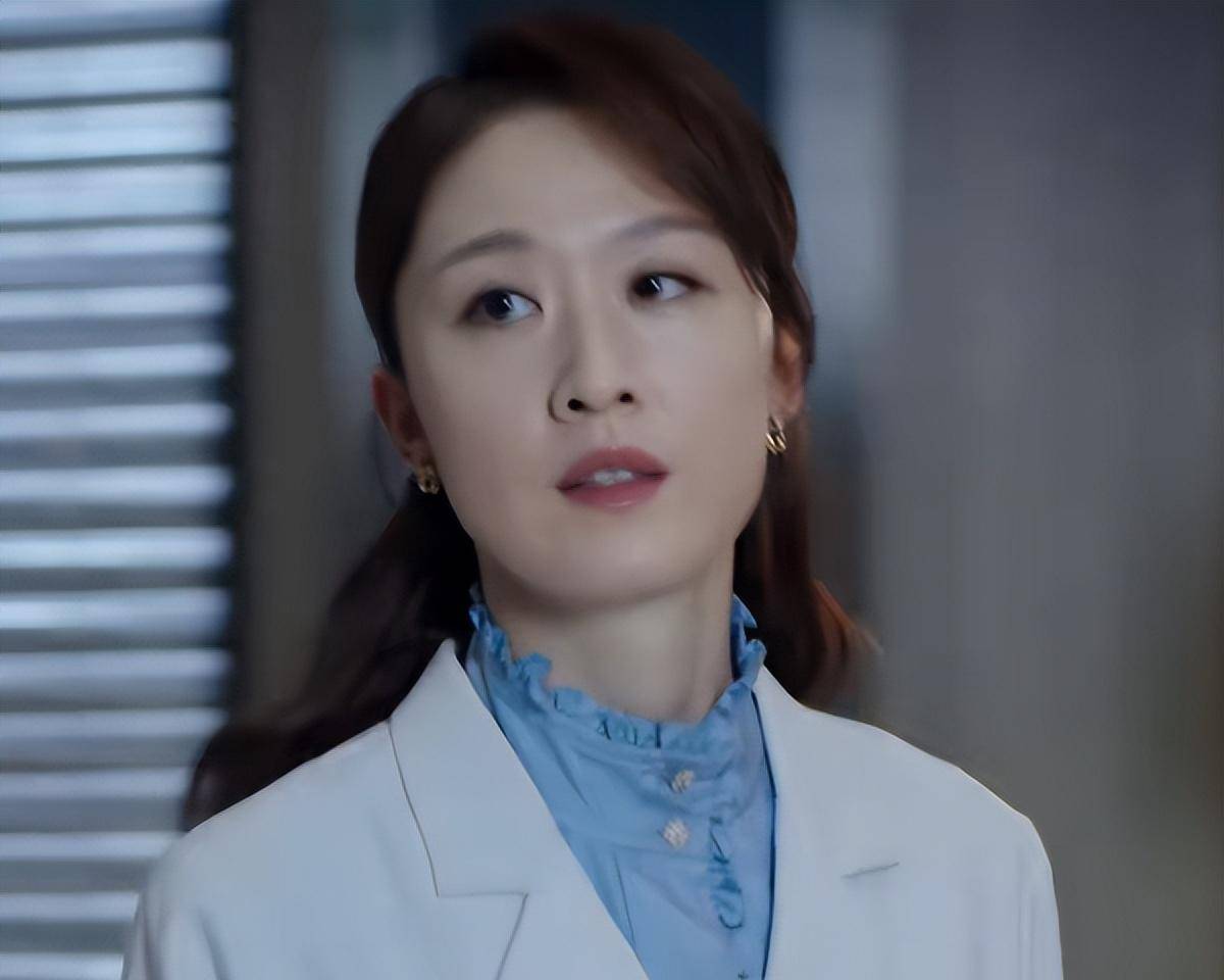 《唐医生》被张雯圈粉了,气质不输秦岚,虽然人设不讨喜但却很美_唐