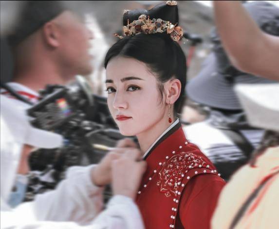 热巴赵露思古装各具特色,但鞠婧祎的造型有点出戏,让人一言难尽_挑战