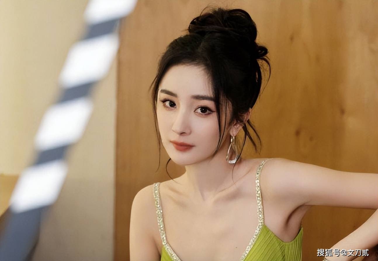 杨幂也搞擦边了?