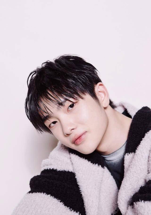 小编认为周震南扎实的唱功以及超稳的说唱功力还是很