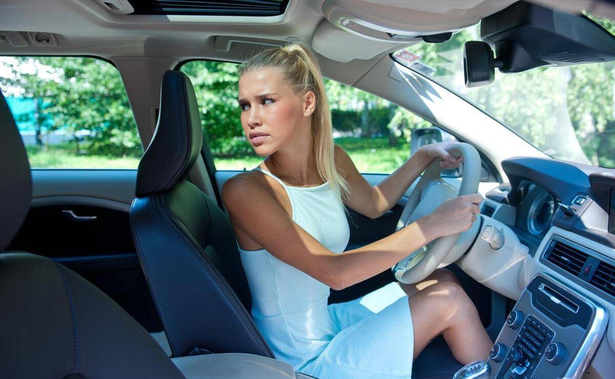 奇葩又"可爱"到极点的女司机,说说我的开车"艳遇"!_路口_绿灯_车位