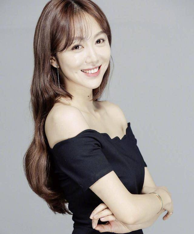 颜值高演技好,她却始终戏红人不红,热播剧中给佟丽娅当配角_姜妍_李