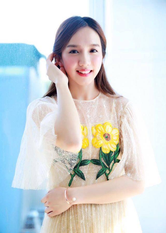 毛晓彤,关晓彤,苏晓彤三位娱乐圈同名不同姓的当红小花,每一个都是要