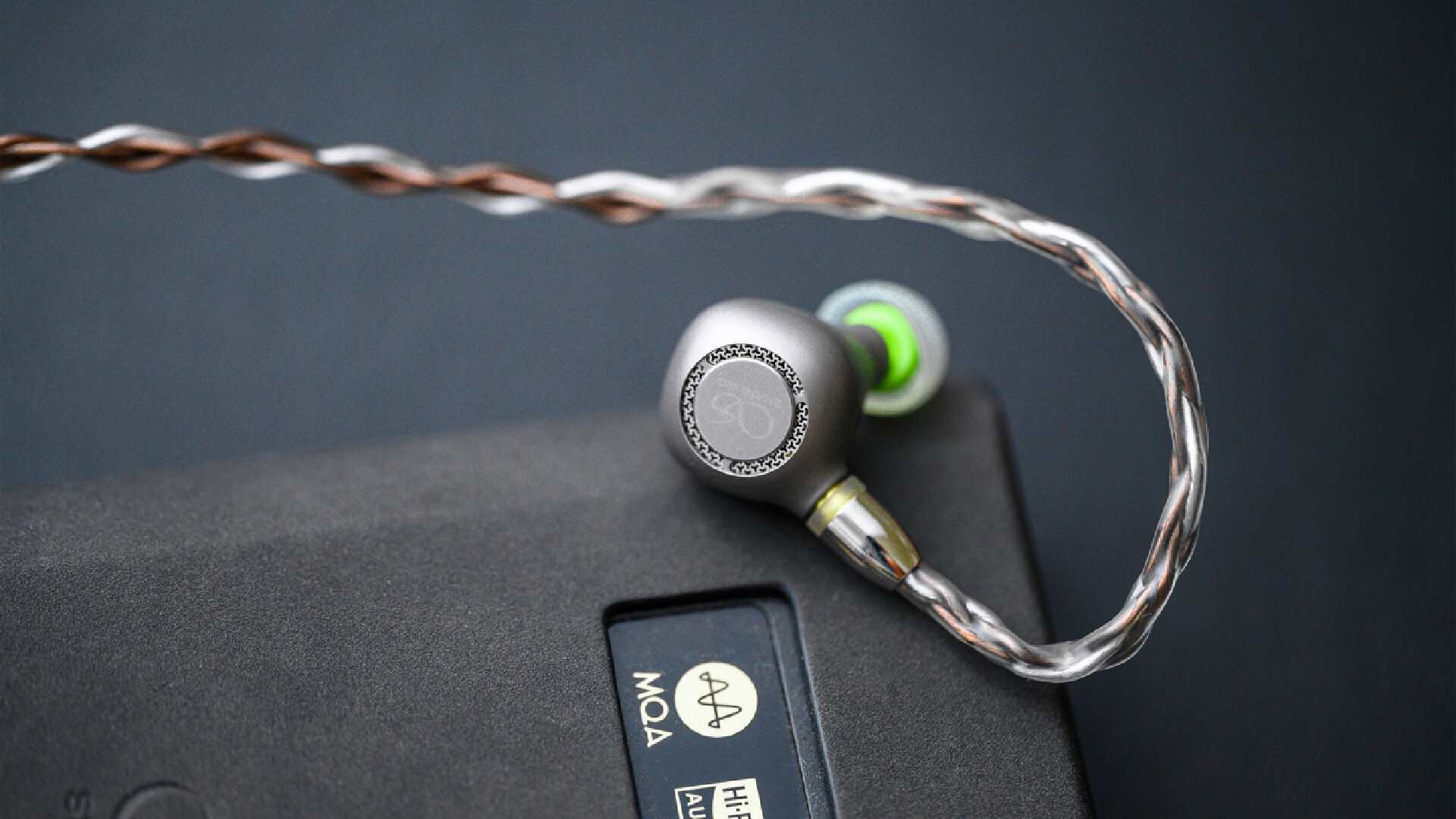 "白菜价"的动圈音质天花板,简评山灵mg800旗舰单动圈耳机