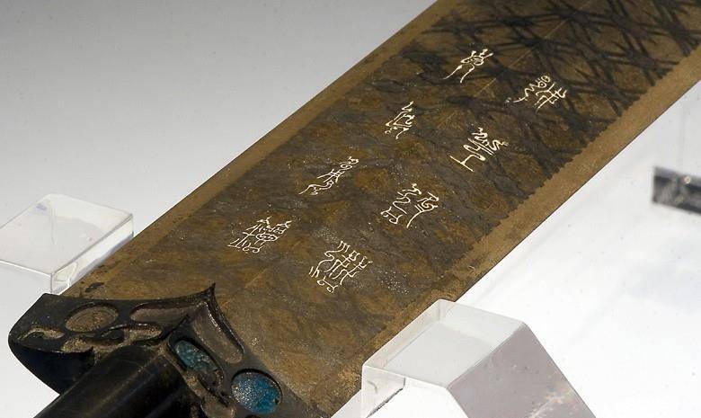 越王勾践剑究竟有多厉害？放在X光下检测，专家们连呼：这不可能