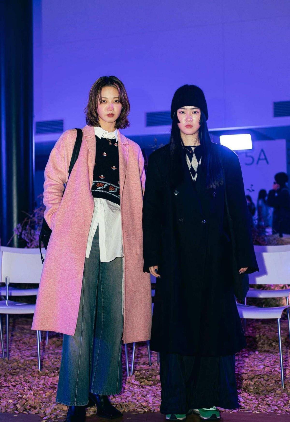 日本街头穿搭图鉴,素人男女看着都很时髦,这些穿搭照搬都行_造型_黑色