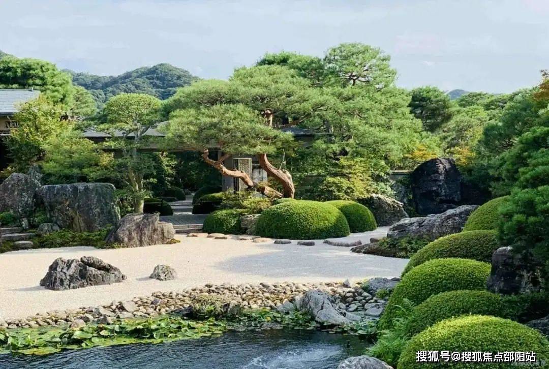 21號線(規劃中)中山公園站,經深南大道,月亮灣大道,直通前海