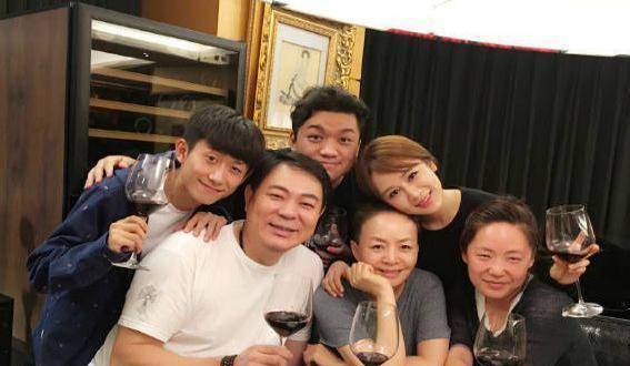 杨紫张一山皆红透,弟弟尤浩然却三考北电,还因拍戏增肥至180斤_儿女