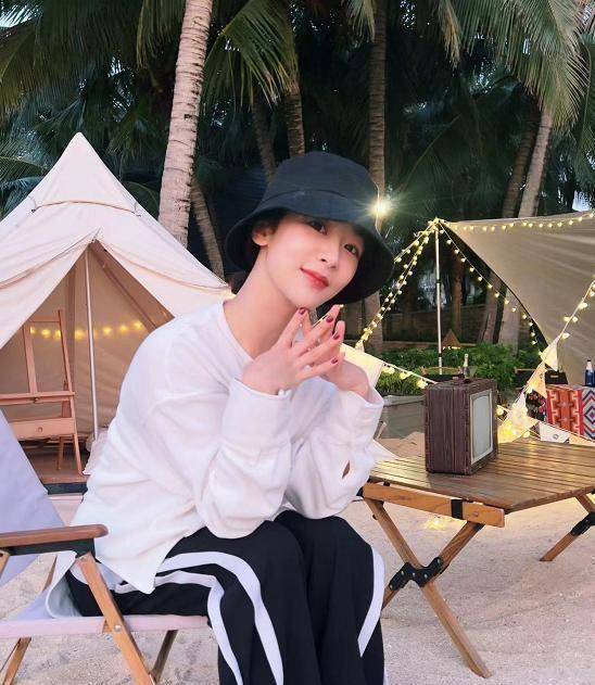 杨紫:节前到三亚度假,怎奈妈妈摄影差"拍10张只能出1张成片"_照片