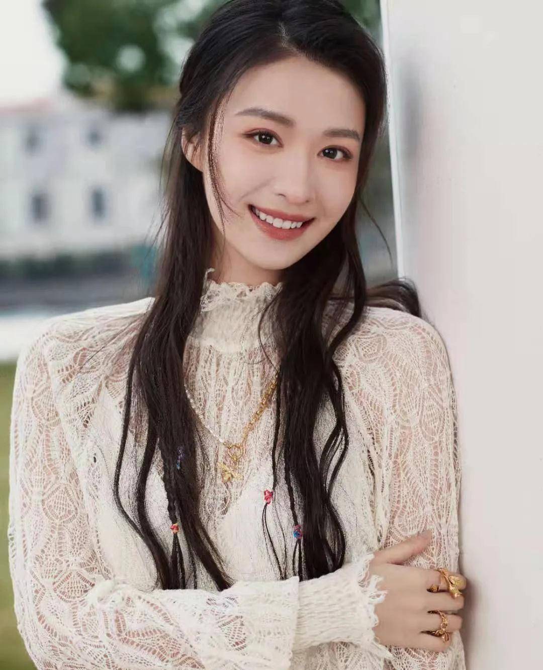 杨紫,毛晓彤,林依晨,高冷男星看人下菜,当红小花交友不慎_工作_公主