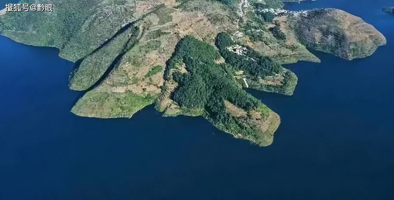 贵州旅游地标: 夹岩景区水天一色_来源_毕节市_网络