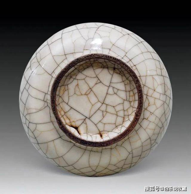 北京保利拍卖:元代 哥窑纸槌瓶赏析_釉面_釉色_藏品