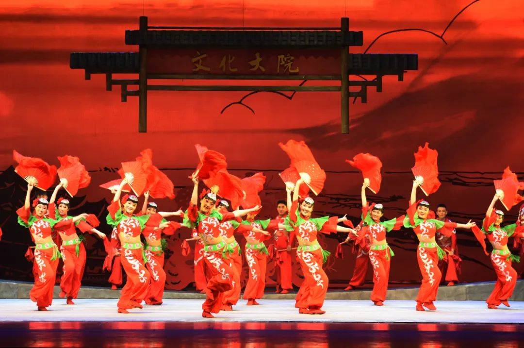 文化遗产胶州秧歌和胶州茂腔为代表的100多位历史名家先后涌现出以"