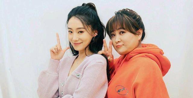 贾玲和张小斐不仅是老板和员工,伯乐和千里马的关系,更是无话不说