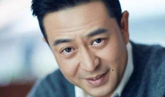 这3处有"痣"男人必定富贵命,事业有成疼妻爱子_一生_眉毛_嘴角