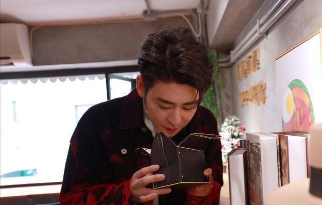 张云雷的业余生活是追星看柠檬,好在伴郎当到头了_大哥_师父_观众席