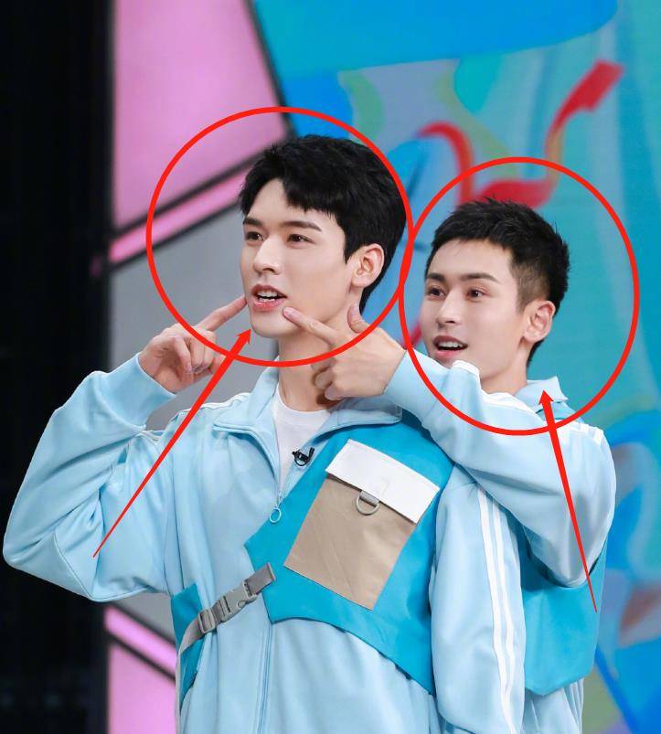 景甜踩张彬彬的脚走指压板,我却关注张彬彬手放的位置,甜到了!