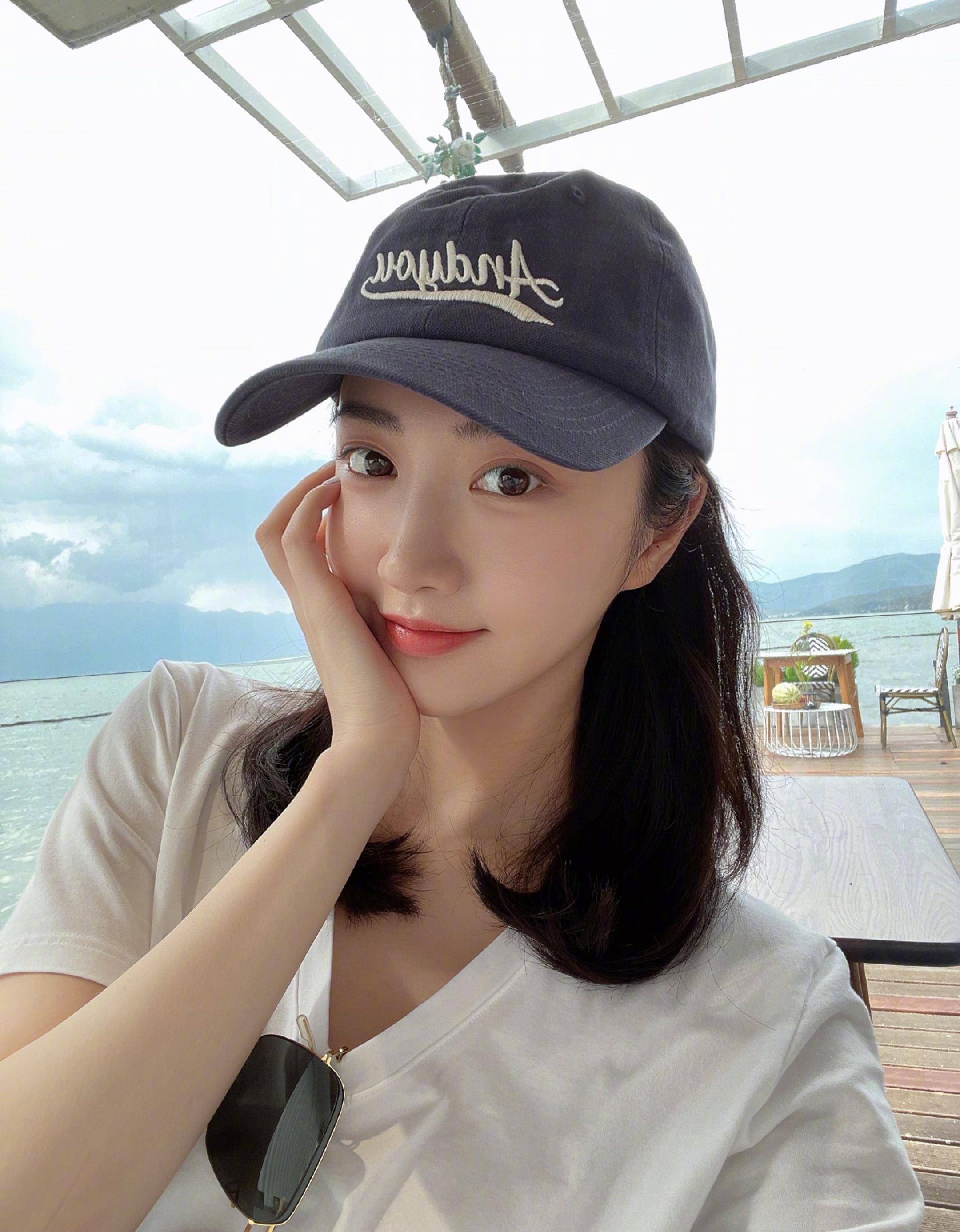 景甜头条发了个九宫格,一组美图清新脱俗,网友说张继科眼光很毒_资源