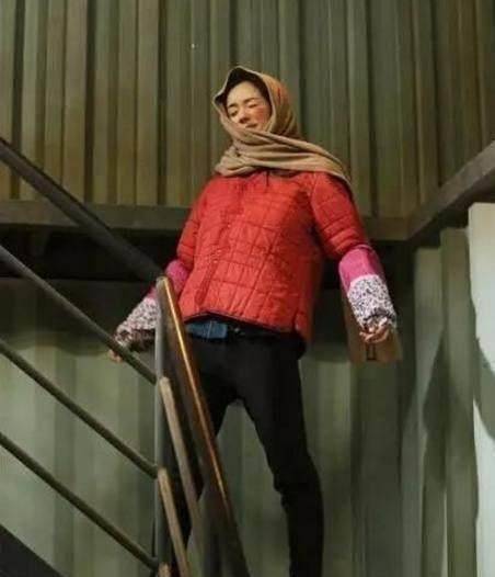 赵丽颖杨幂热巴都扮演过村姑,她邋遢到当地老乡都不敢靠近!