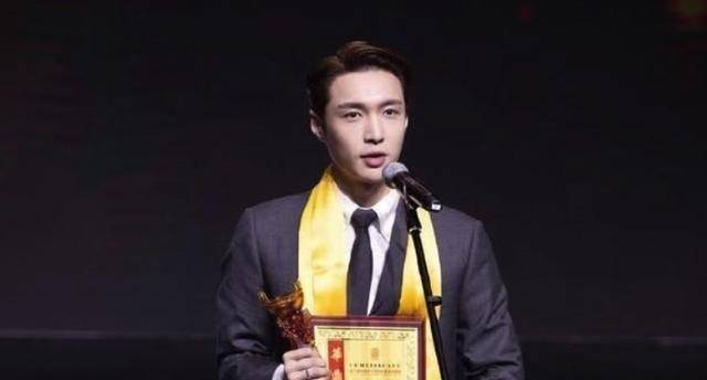 张艺兴不喜"小绵羊"改称"国际蜂"?